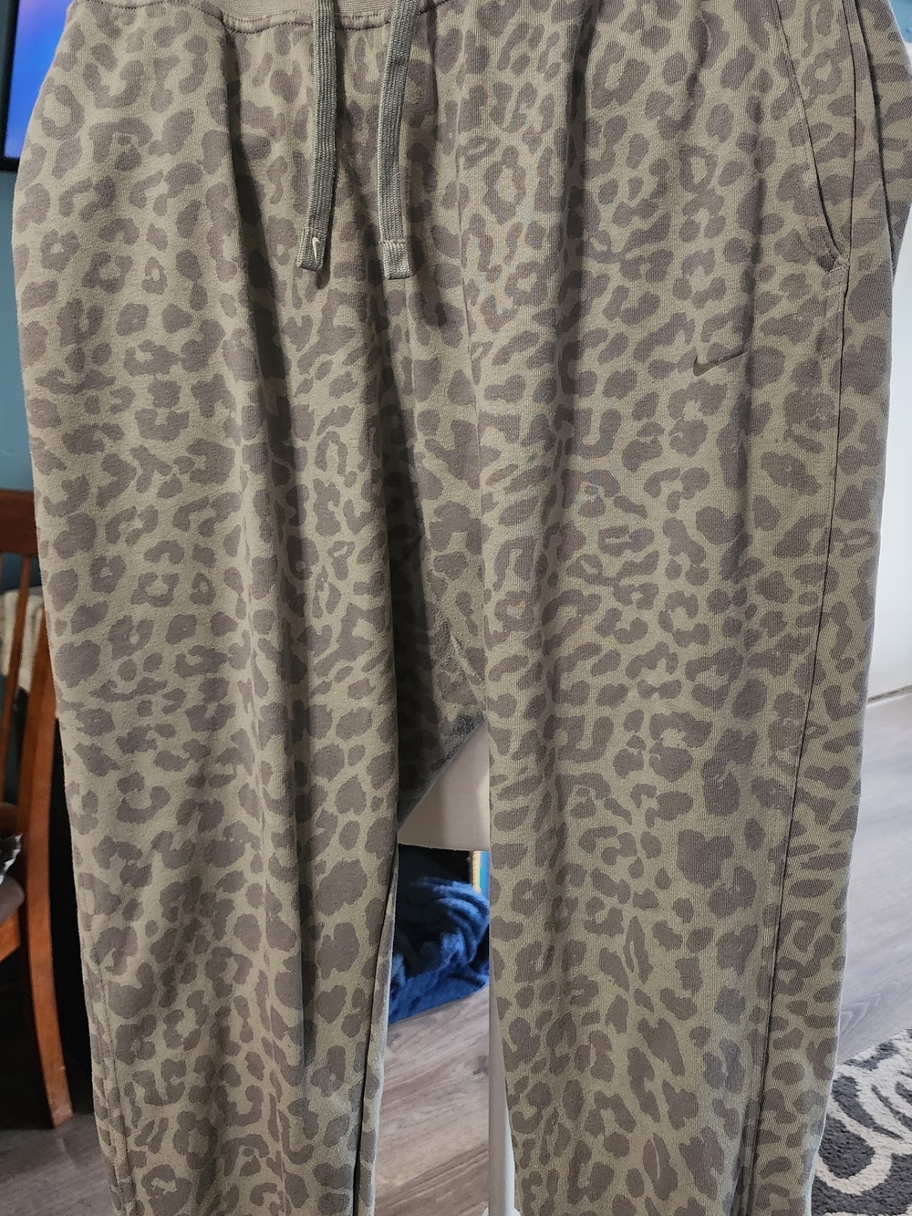Nike Olive Green Leopard Print Women's Jogger Leggings Sz 1X